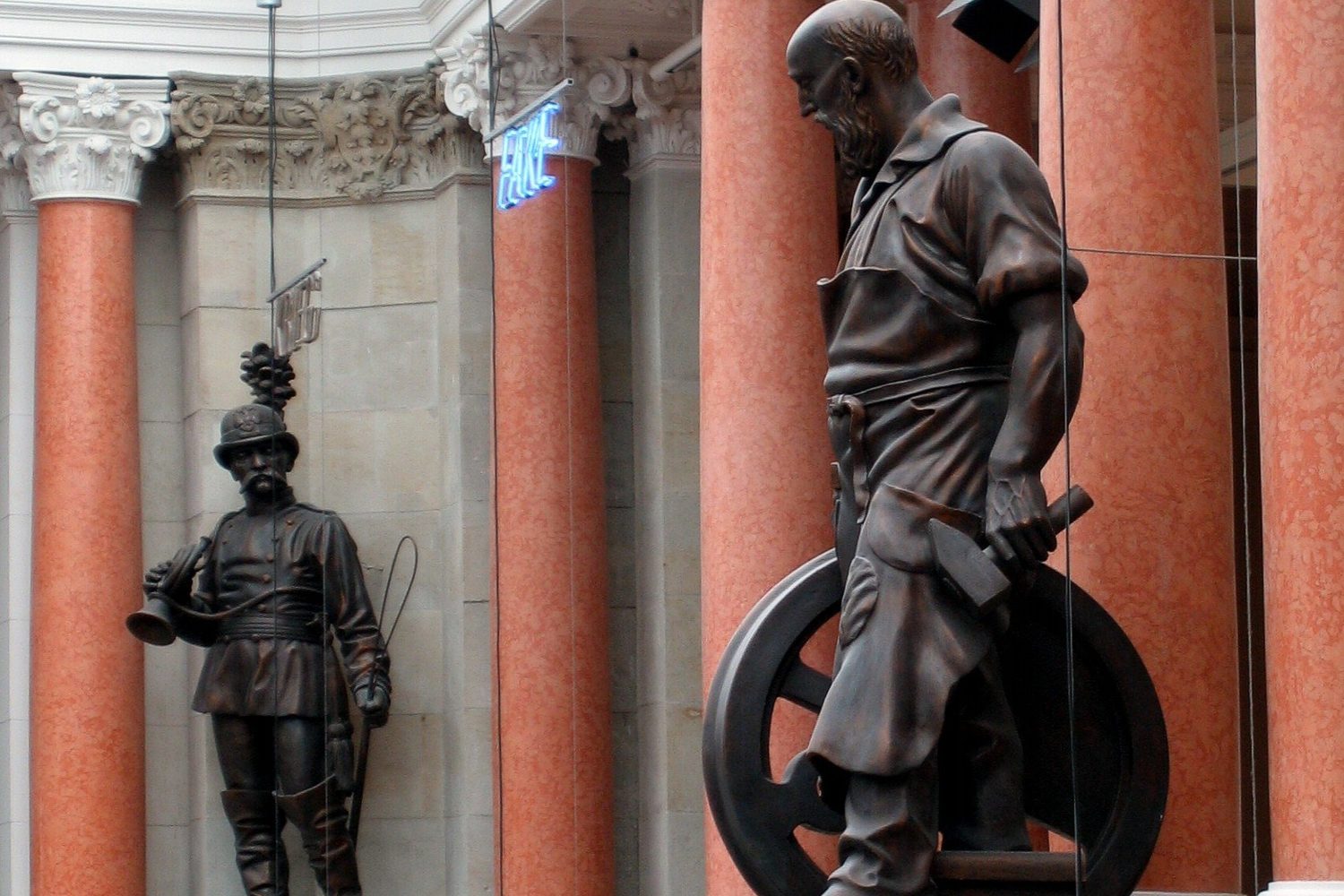 Historic postal figures in the atrium of Museum für Kommunikation Berlin