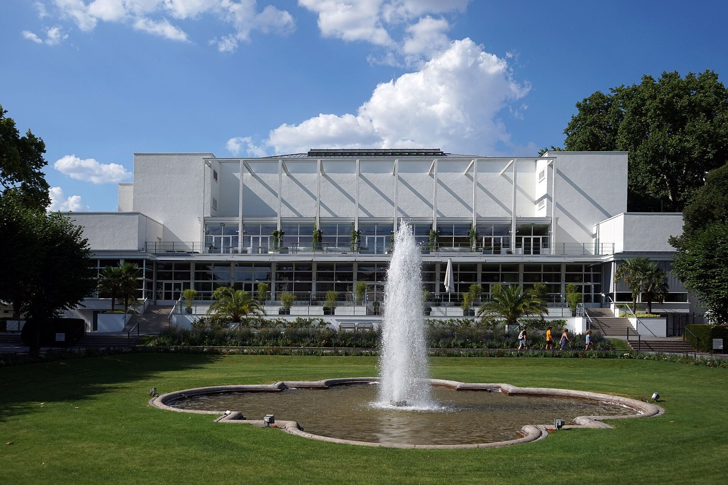 Gesellschaftshaus in Frankfurt's Palmengarten, with steps and surrounding gardens