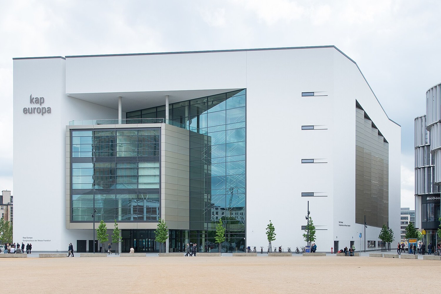 Kap Europa congress center in Frankfurt with its angular façade