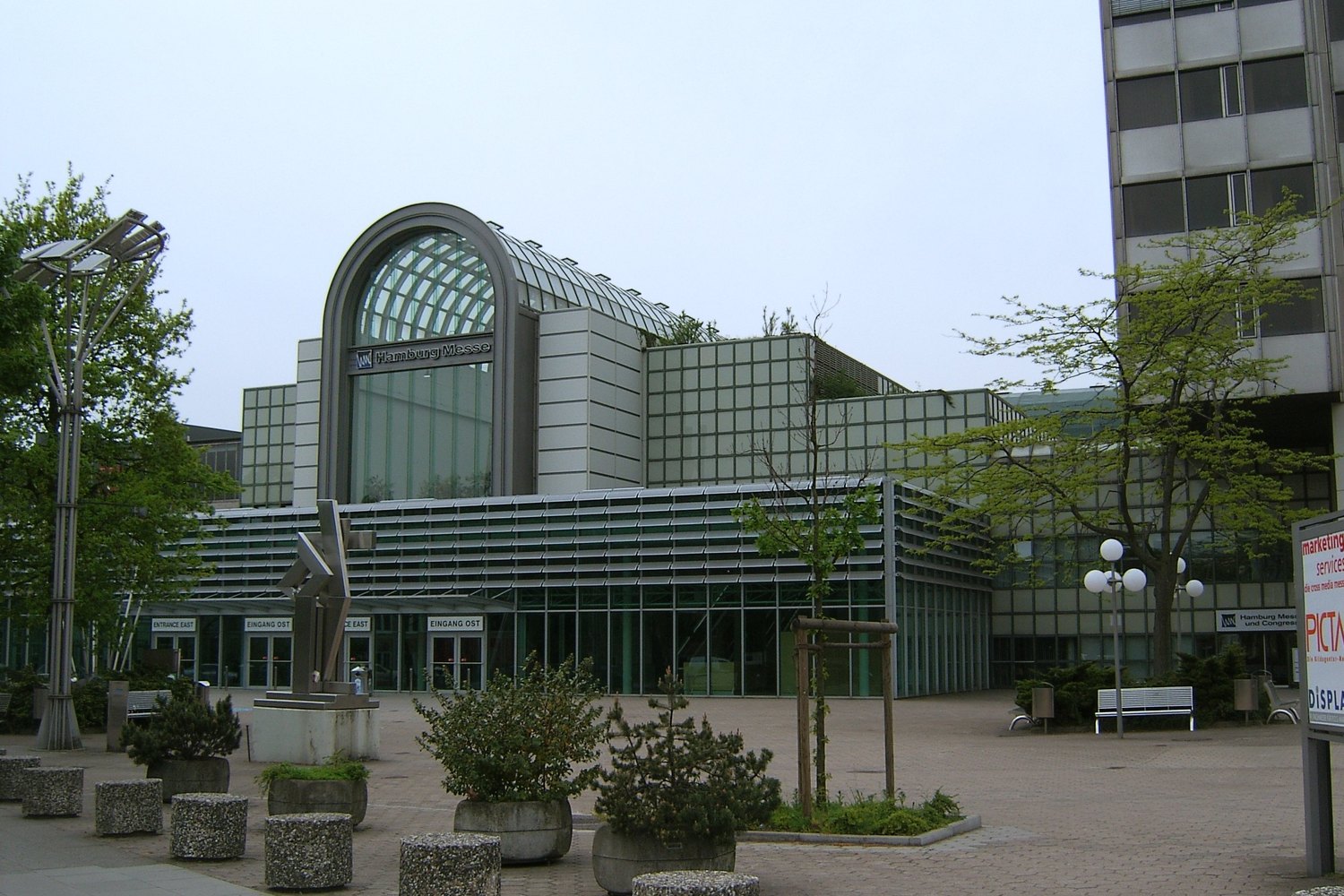 Glass facade at the east entrance of Hamburg Messe