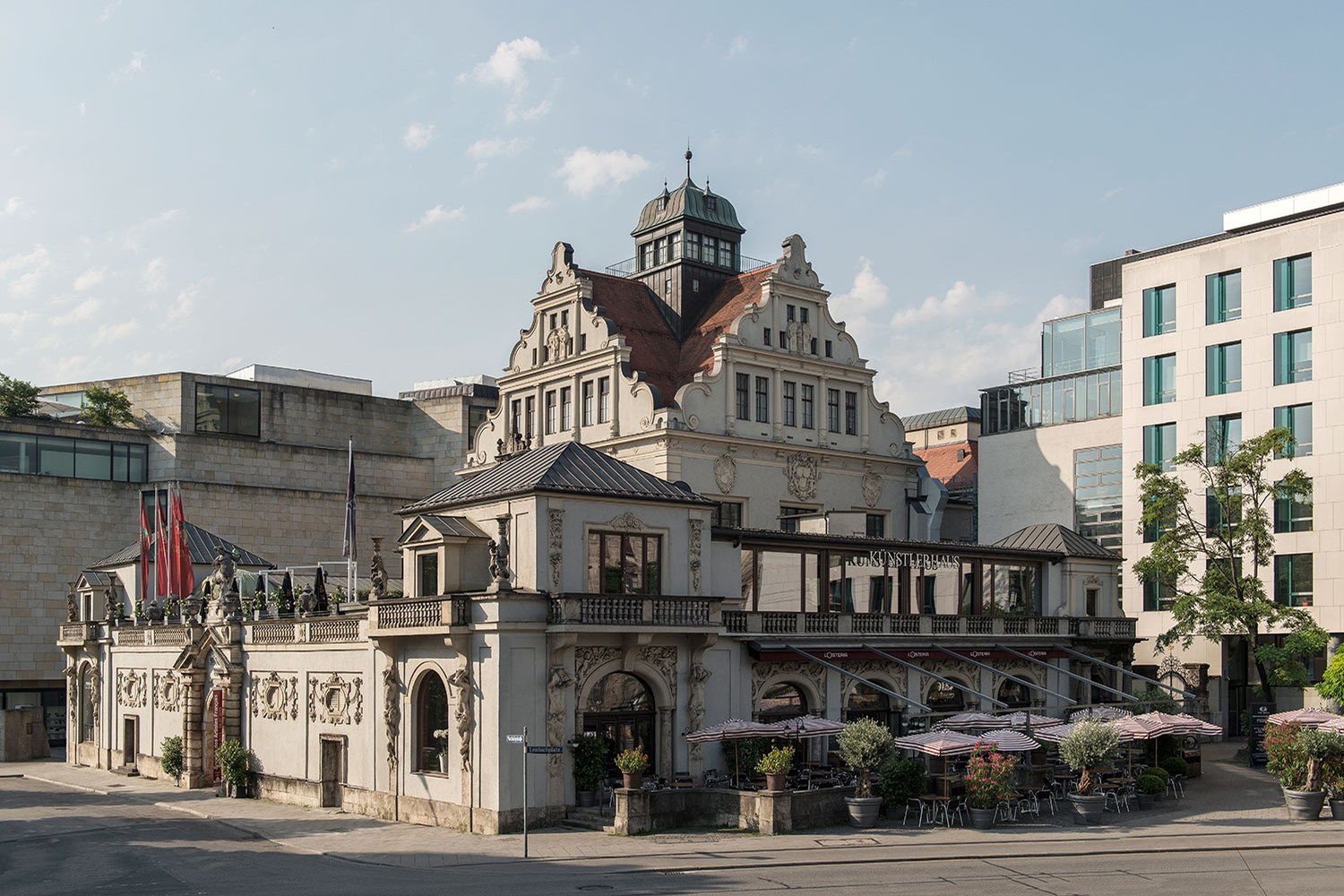 Exterior of Münchner Künstlerhaus at Lenbachplatz