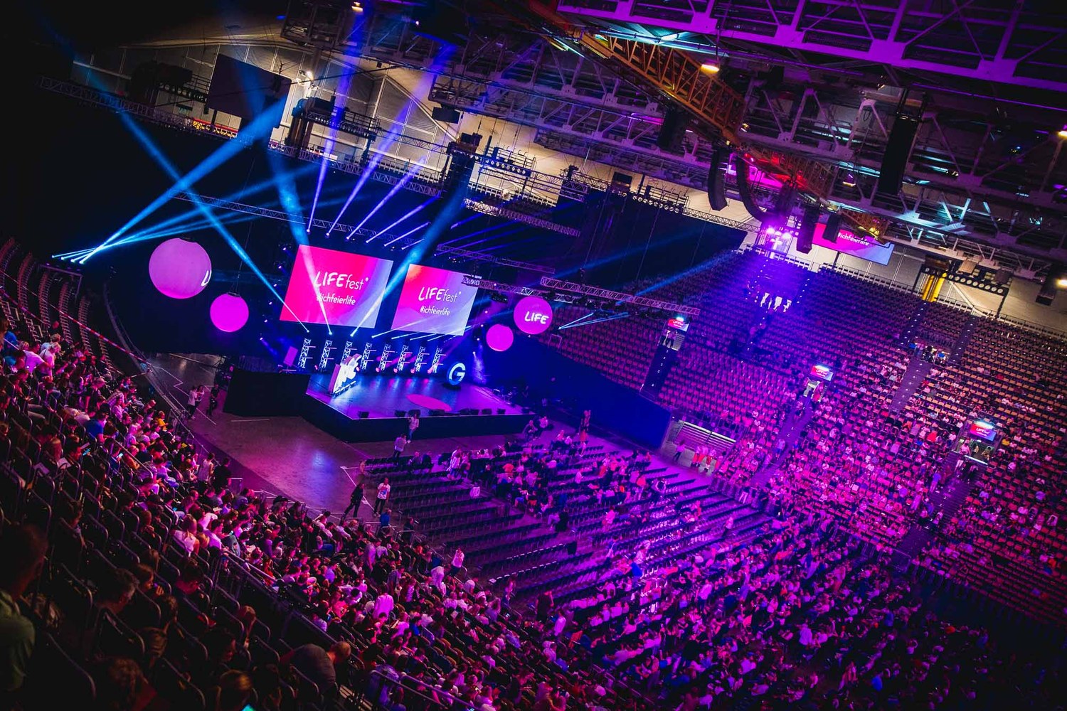 Large conference production inside Munich’s Olympiahalle