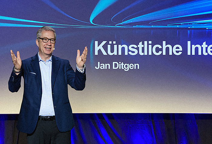 KI-Keynote-Speaker Jan Ditgen spricht über Künstliche Intelligenz in Köln