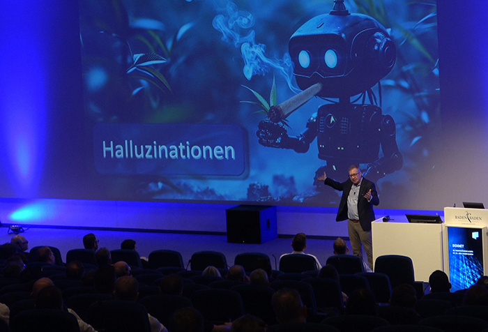 AI keynote speaker Jan Ditgen presenting artificial intelligence